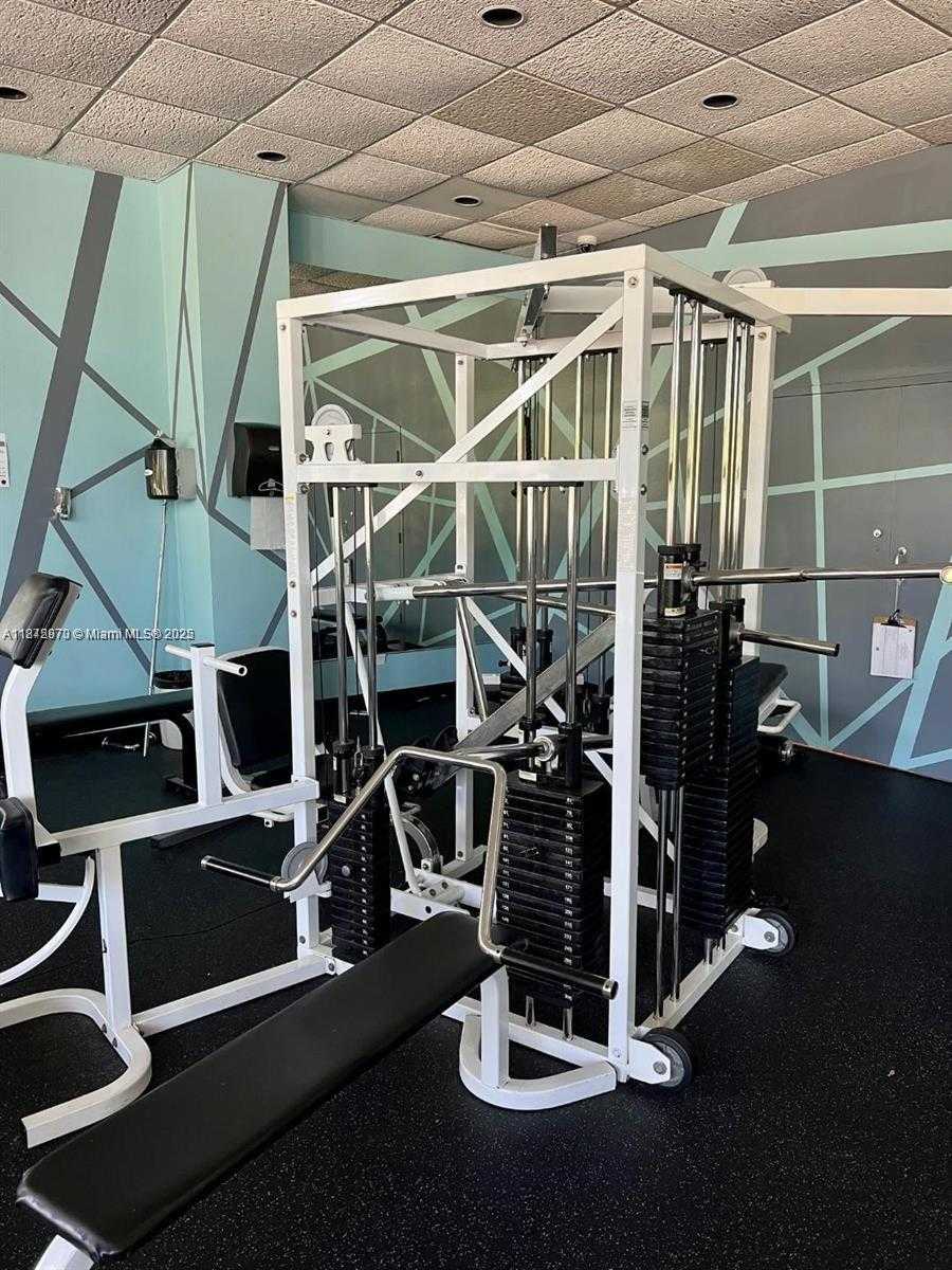 Small Image of 7441 WAYNE AVE #4R, Miami Beach Number 21