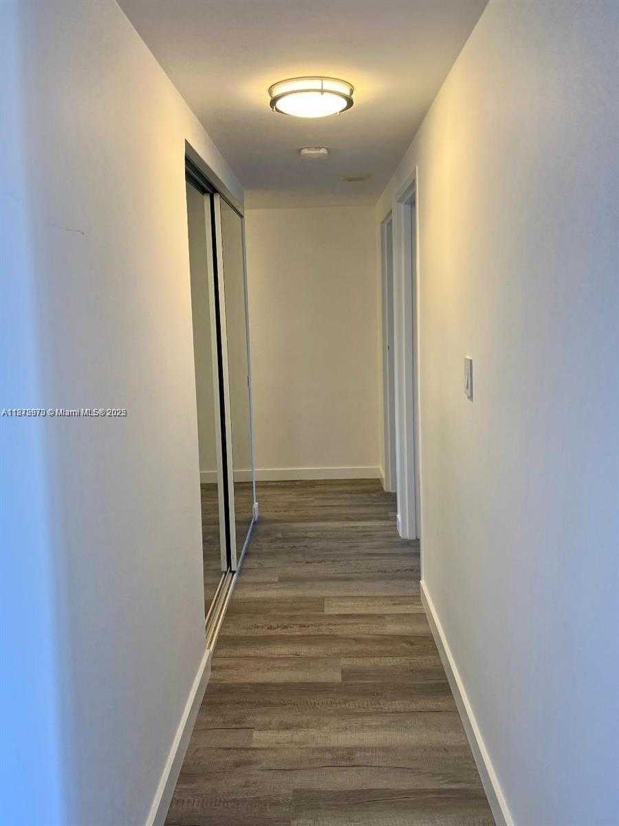 Small Image of 7441 WAYNE AVE #4R, Miami Beach Number 4