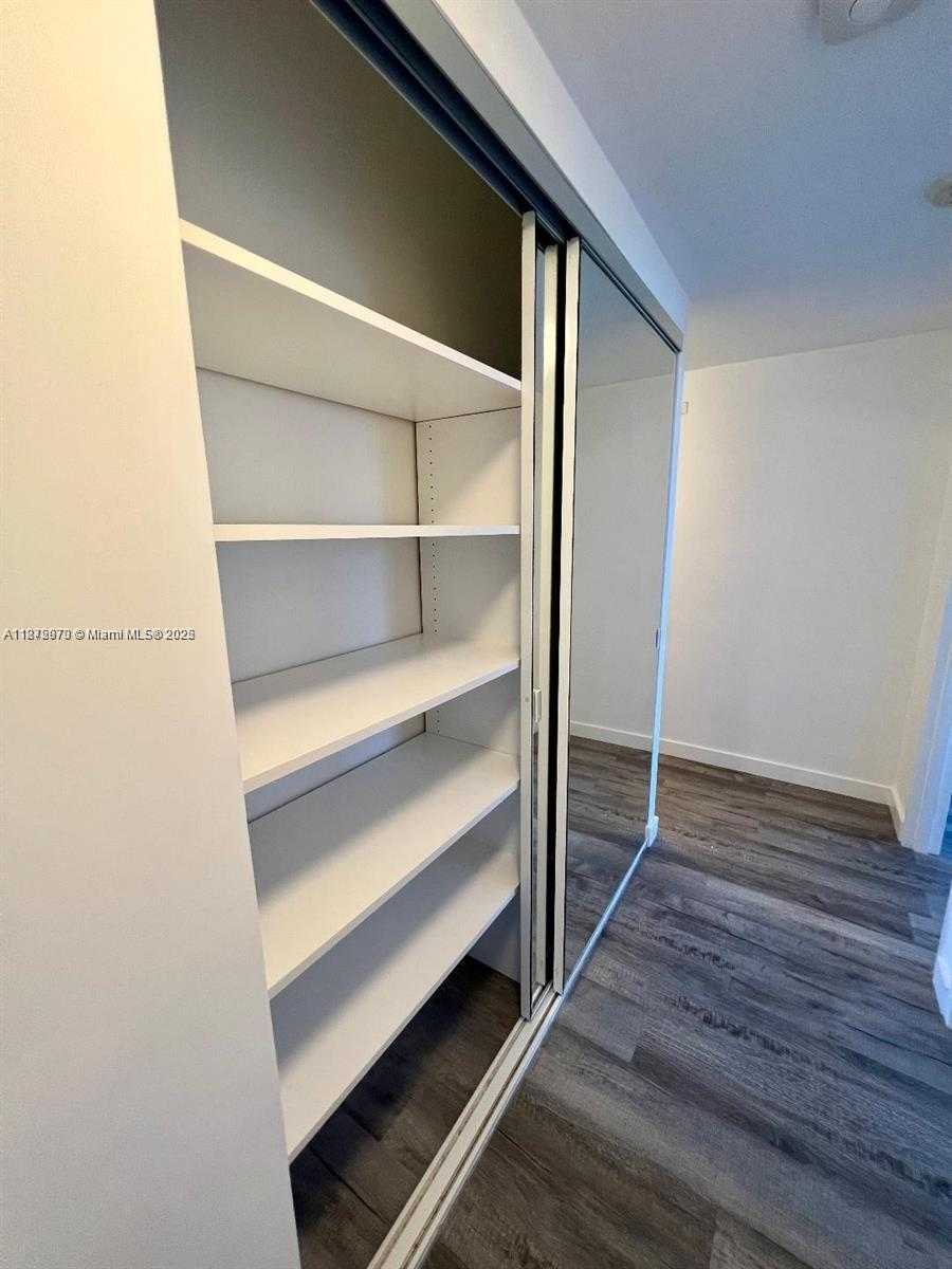 Small Image of 7441 WAYNE AVE #4R, Miami Beach Number 5