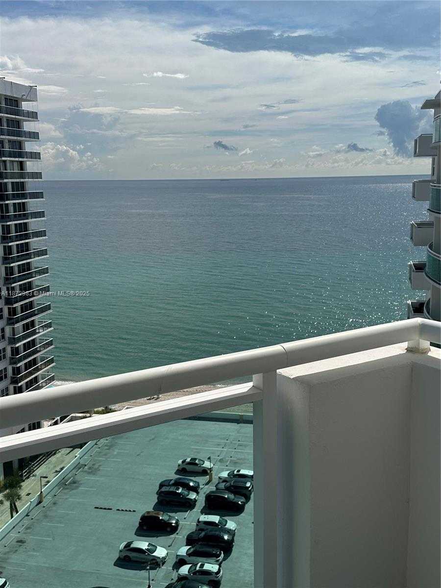 Small Image of 3001 SOUTH OCEAN DR #1549, Hollywood Number 2