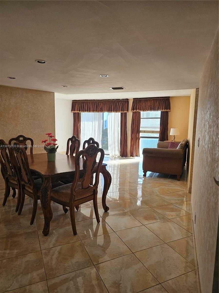 Small Image of 20400 E Country Club Dr, Aventura, FL 33180, USA Number 33