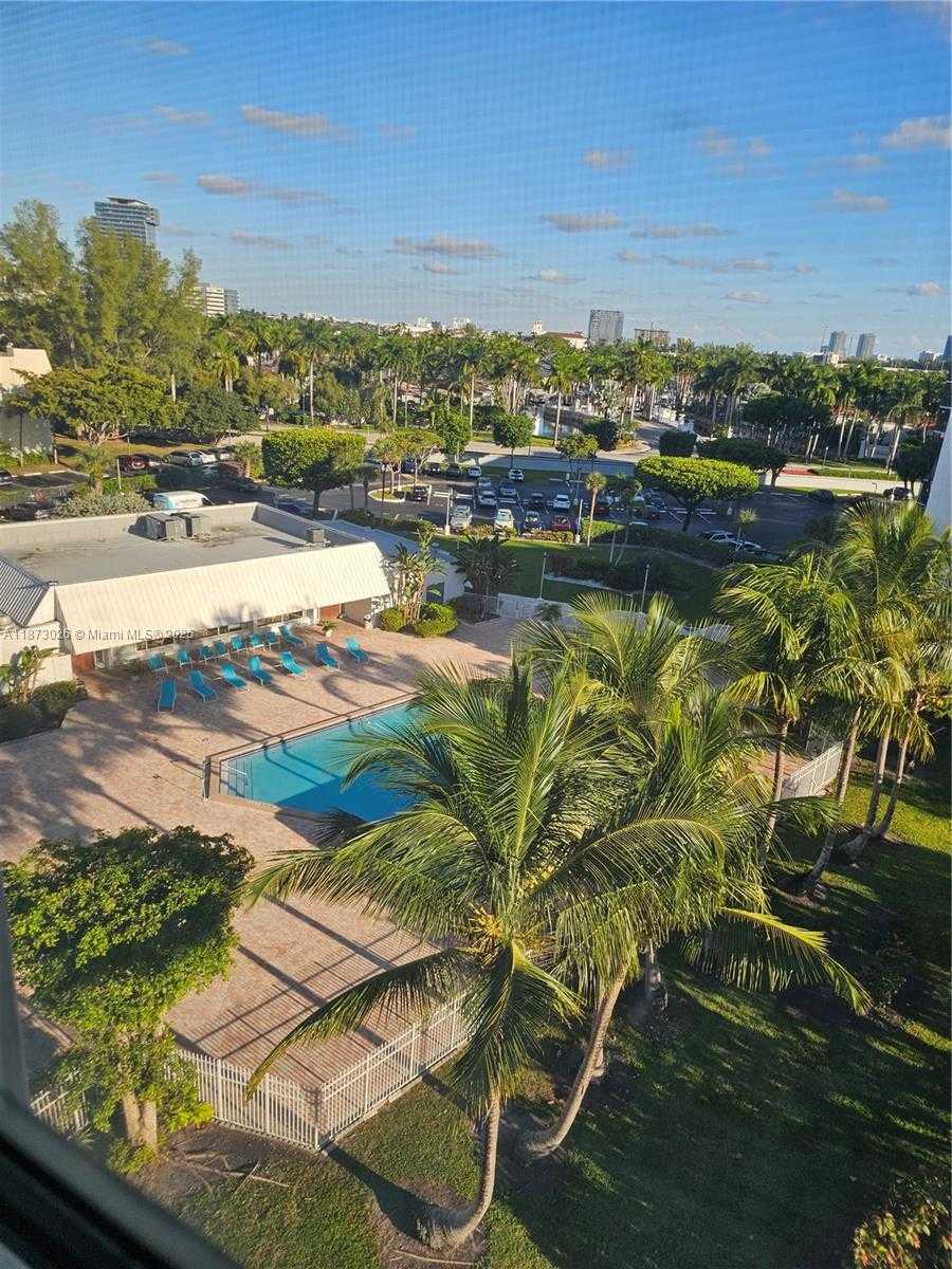 Small Image of 20400 E Country Club Dr, Aventura, FL 33180, USA Number 44