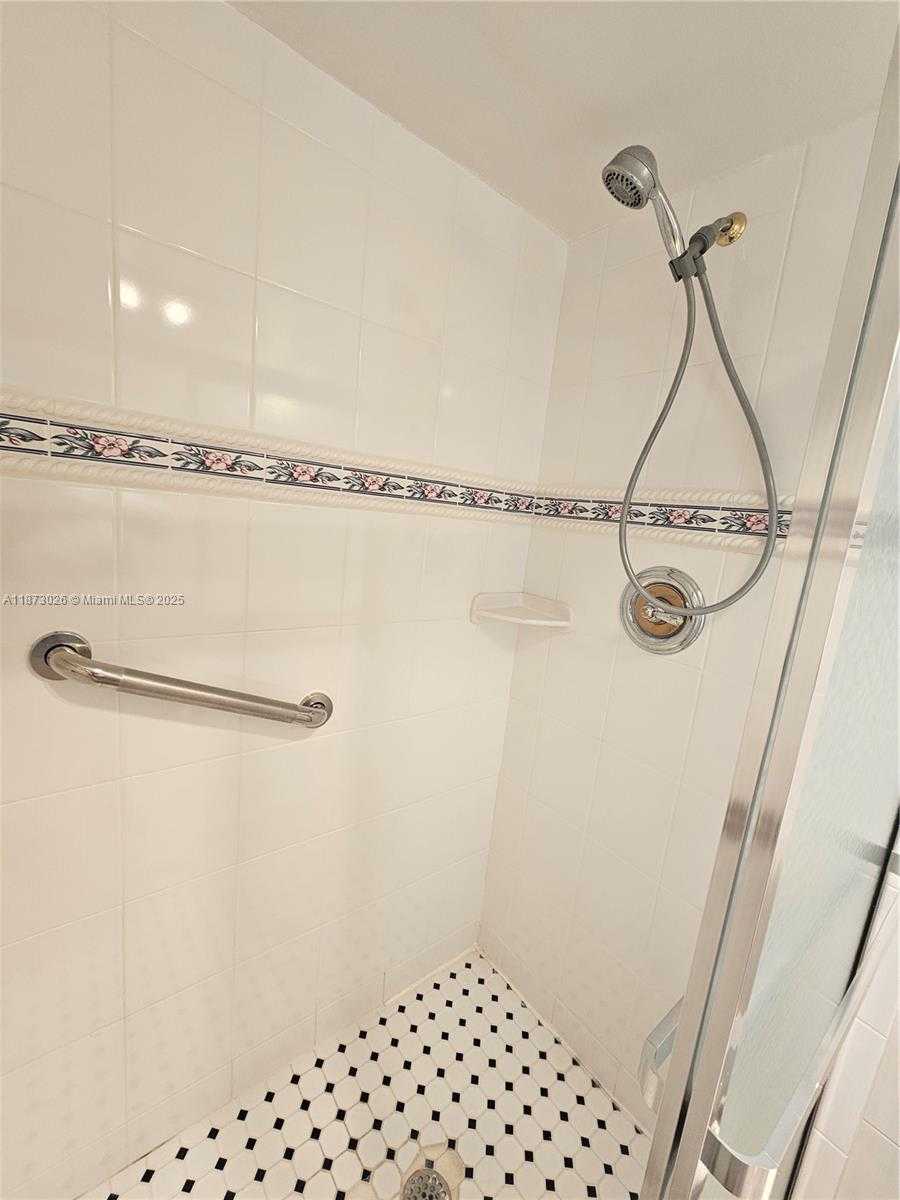 Small Image of 20400 E Country Club Dr, Aventura, FL 33180, USA Number 50