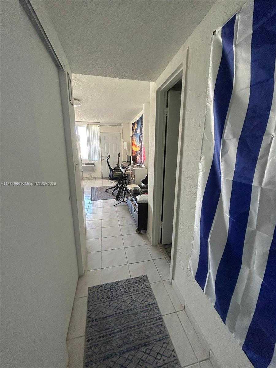 Small Image of 6484 INDIAN CREEK DR #303, Miami Beach Number 11