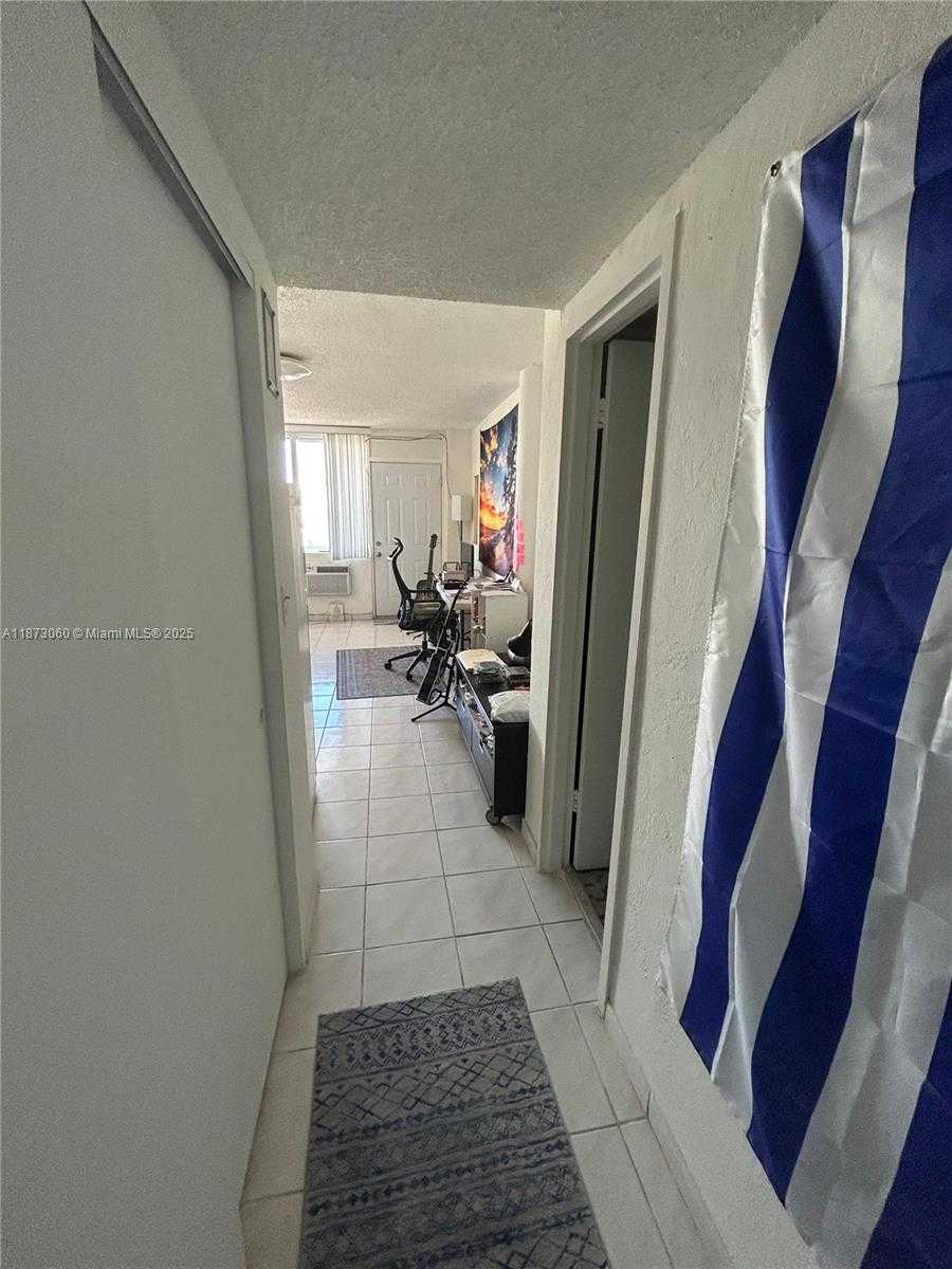 Small Image of 6484 INDIAN CREEK DR #303, Miami Beach Number 12