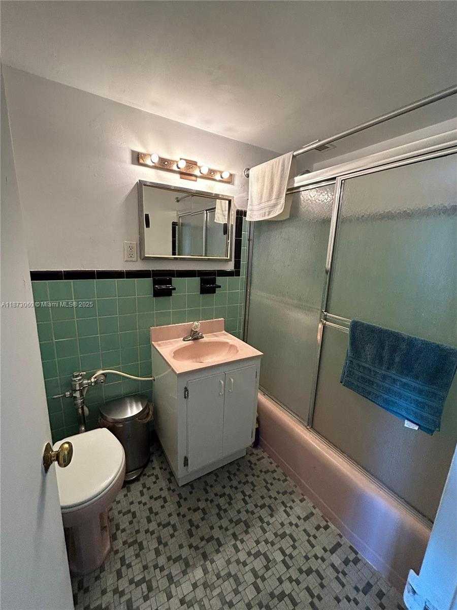 Small Image of 6484 INDIAN CREEK DR #303, Miami Beach Number 14