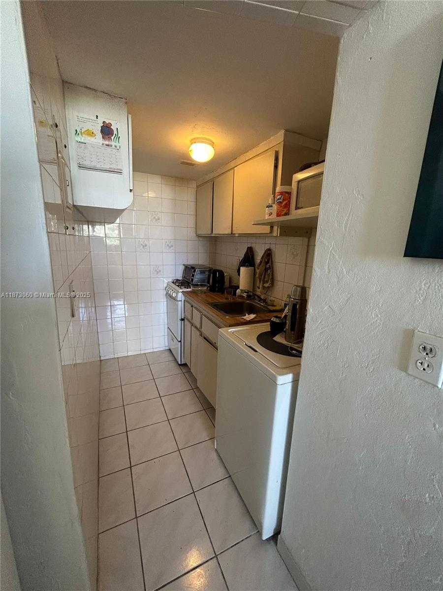 Small Image of 6484 INDIAN CREEK DR #303, Miami Beach Number 7