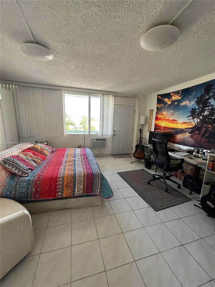 Small Image of 6484 INDIAN CREEK DR #303, Miami Beach Number 9