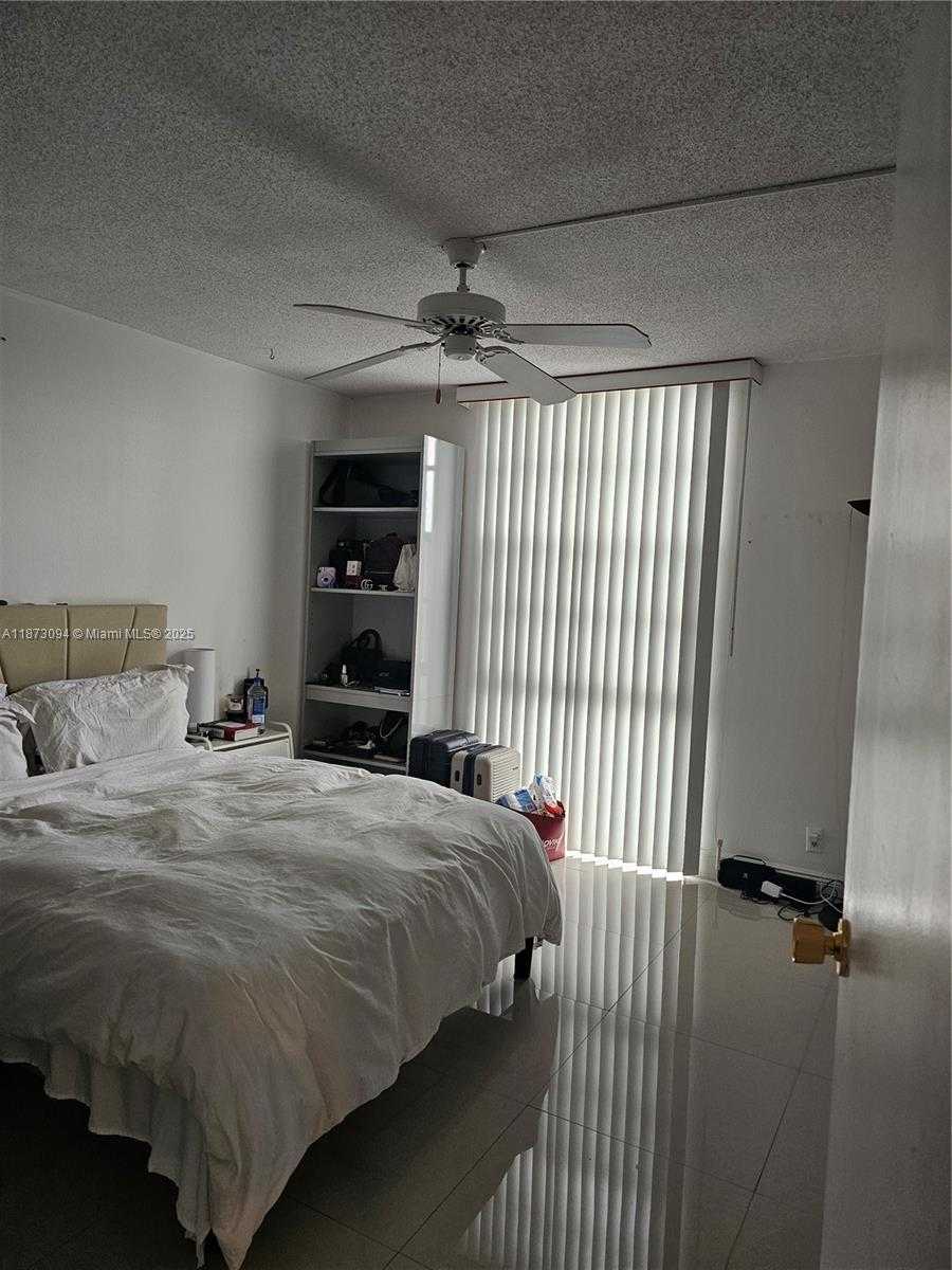 Small Image of 20400 WEST COUNTRY CLUB DR #315, Aventura Number 21