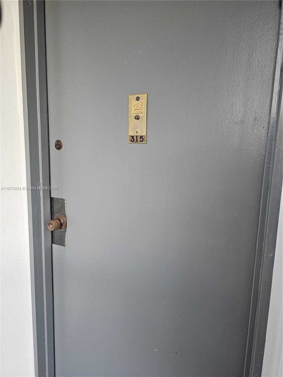 Small Image of 20400 WEST COUNTRY CLUB DR #315, Aventura Number 24