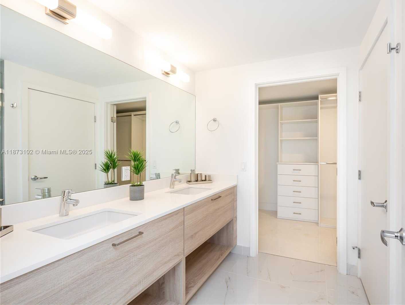 Small Image of 16385 BISCAYNE BLVD #1007, North Miami Beach Number 15