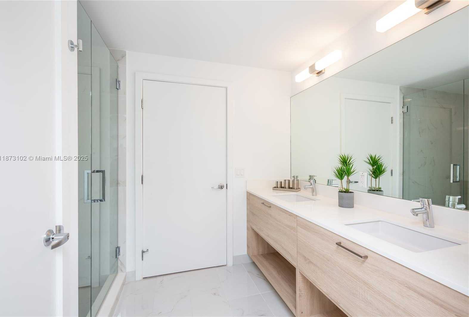 Small Image of 16385 BISCAYNE BLVD #1007, North Miami Beach Number 16
