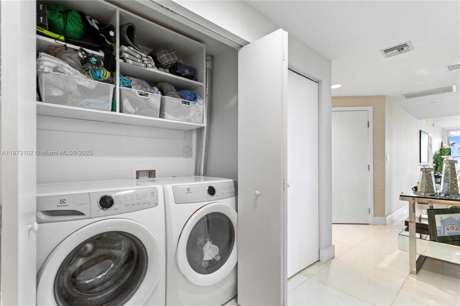 Small Image of 16385 BISCAYNE BLVD #1007, North Miami Beach Number 25