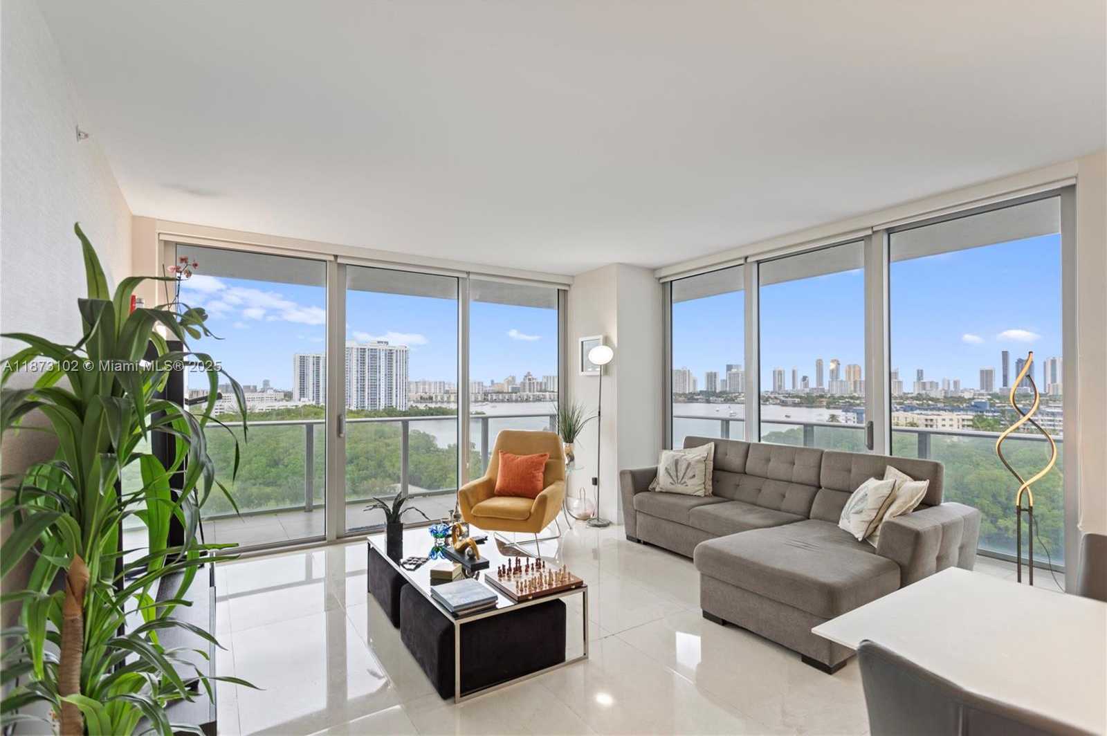 Small Image of 16385 BISCAYNE BLVD #1007, North Miami Beach Number 3