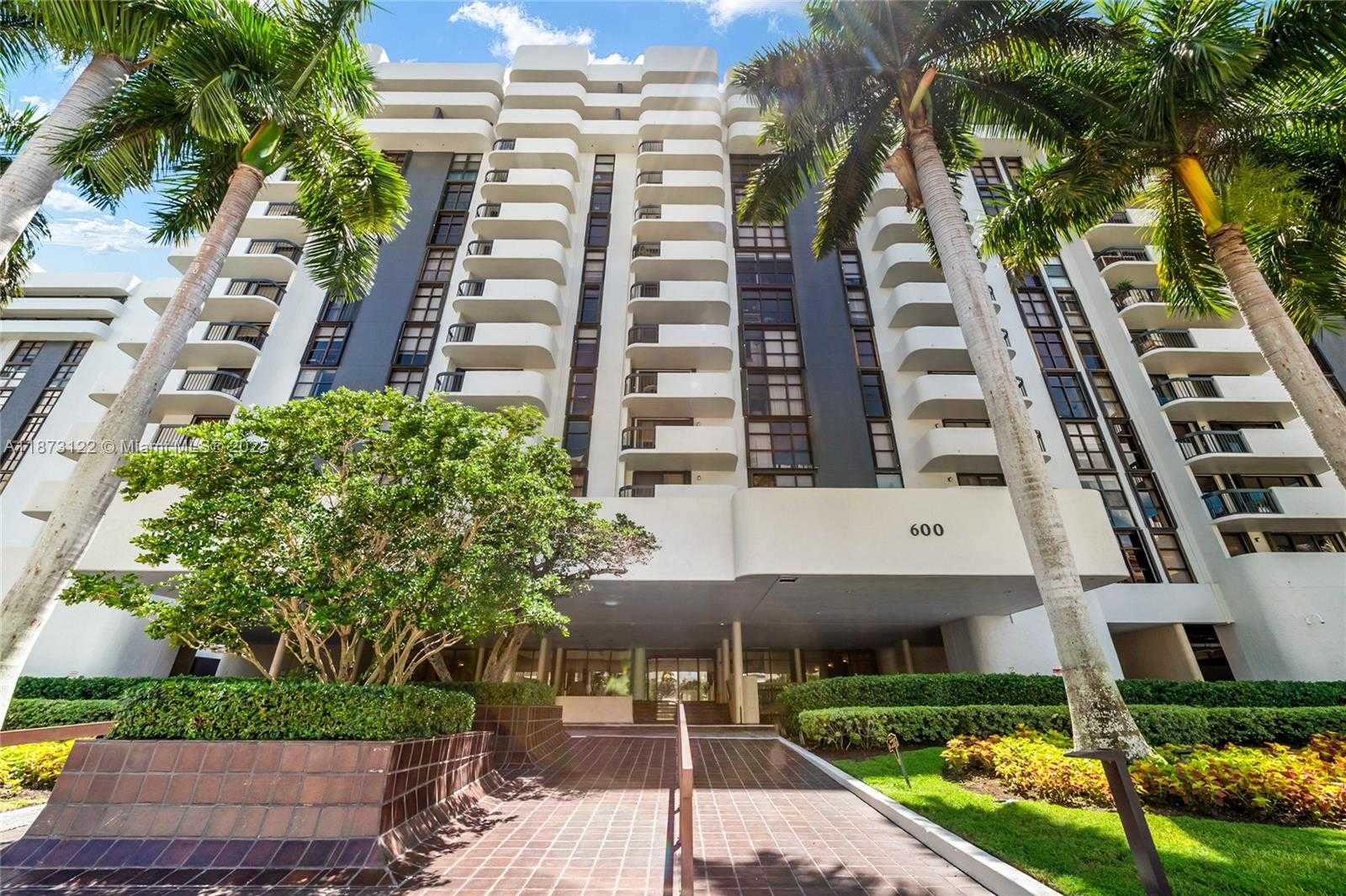 Small Image of 600 BILTMORE WAY #1205, Coral Gables Number 4