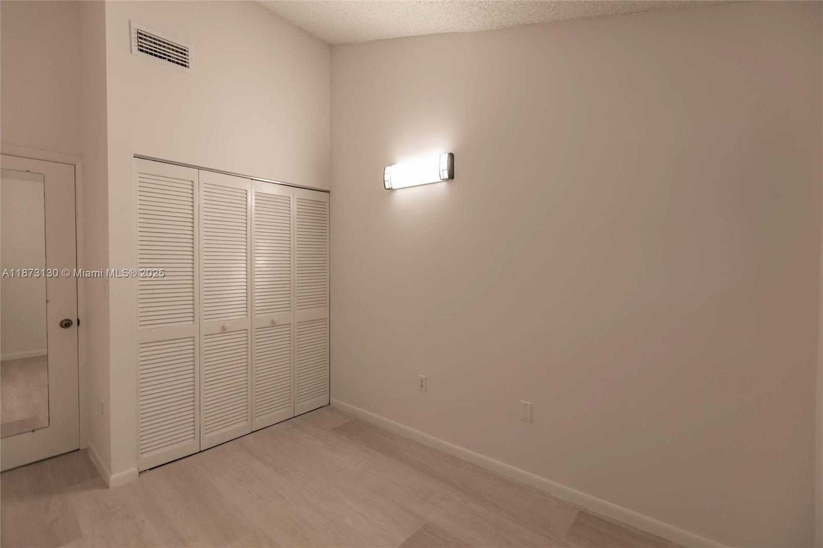 Small Image of 7820 SOUTH WEST 102ND LN, Miami Number 12