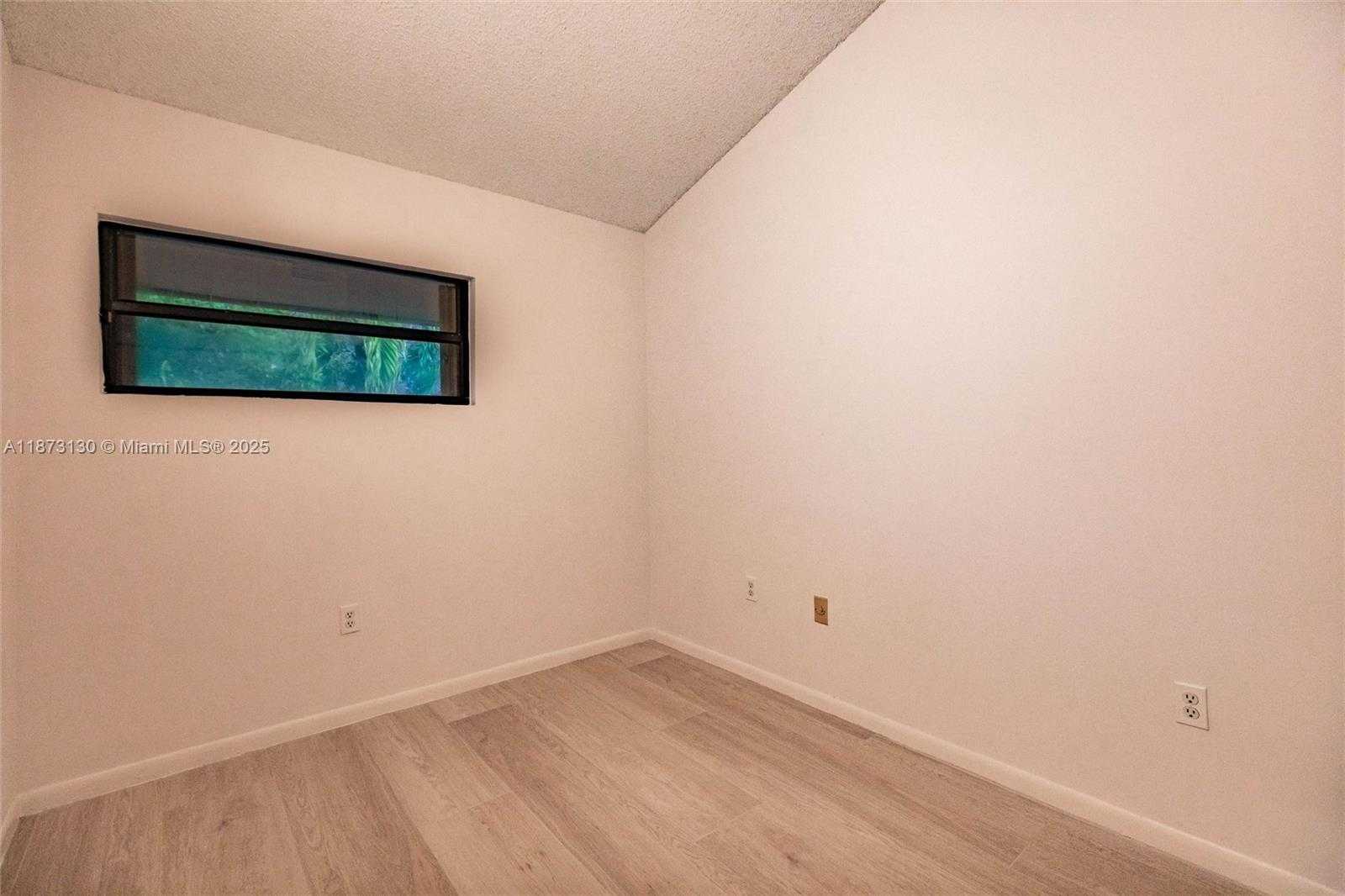 Small Image of 7820 SOUTH WEST 102ND LN, Miami Number 13