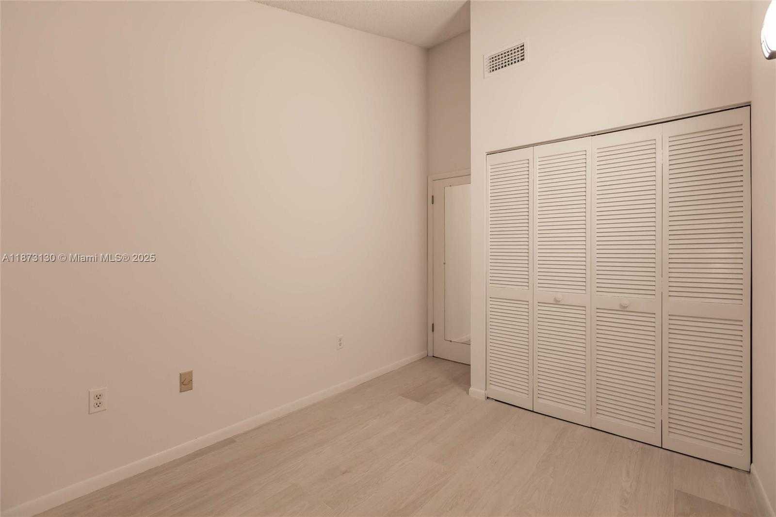 Small Image of 7820 SOUTH WEST 102ND LN, Miami Number 14