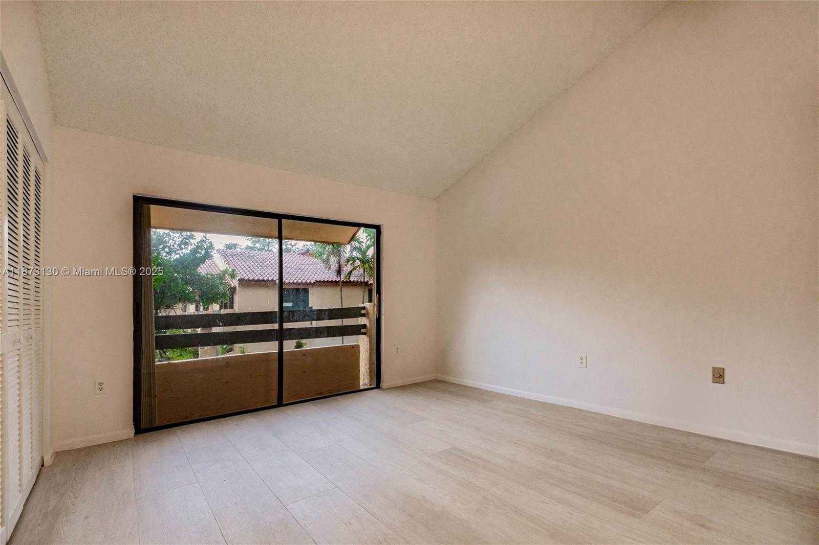 Small Image of 7820 SOUTH WEST 102ND LN, Miami Number 4