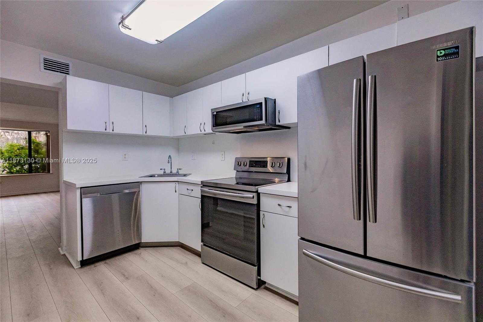 Small Image of 7820 SOUTH WEST 102ND LN, Miami Number 9