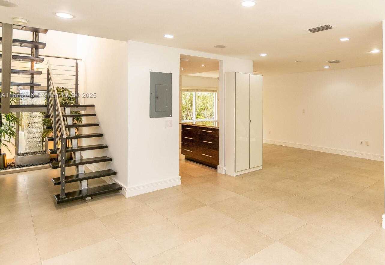 Small Image of 1310 SALZEDO ST #1310, Coral Gables Number 10