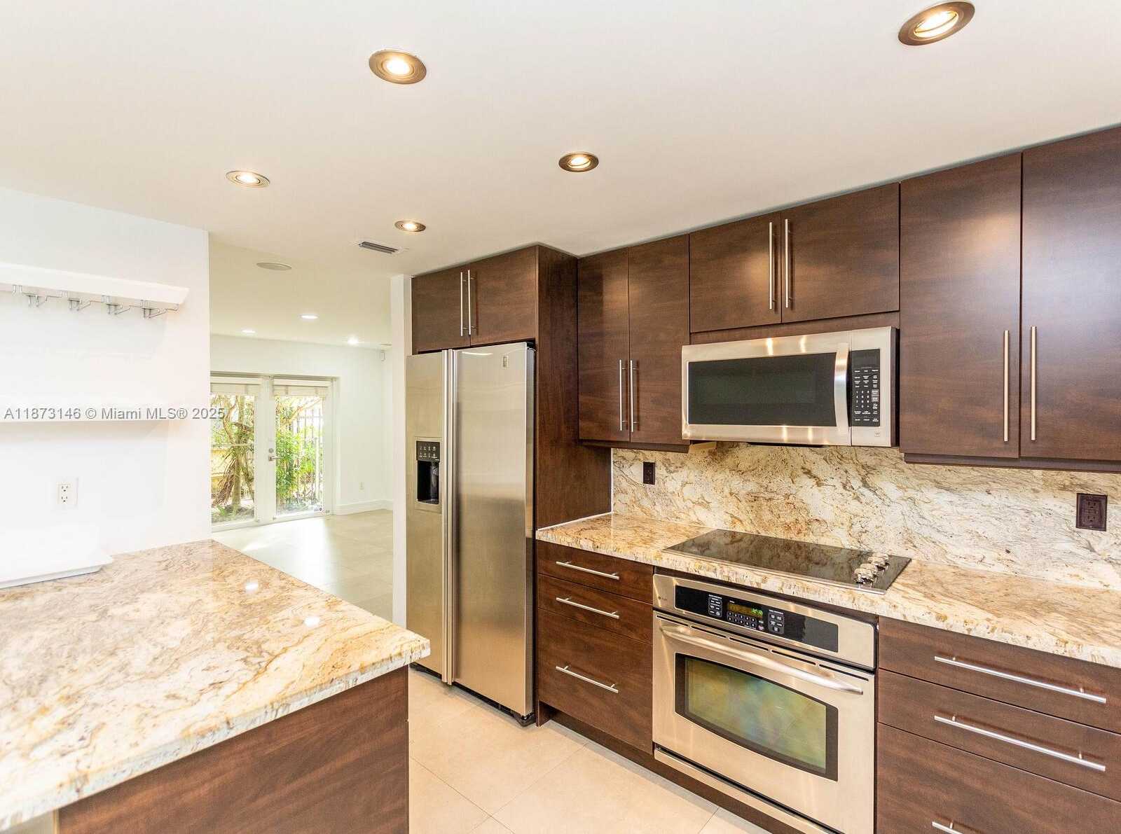 Small Image of 1310 SALZEDO ST #1310, Coral Gables Number 16