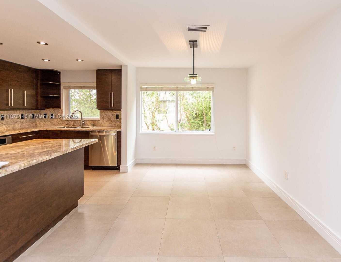 Small Image of 1310 SALZEDO ST #1310, Coral Gables Number 17