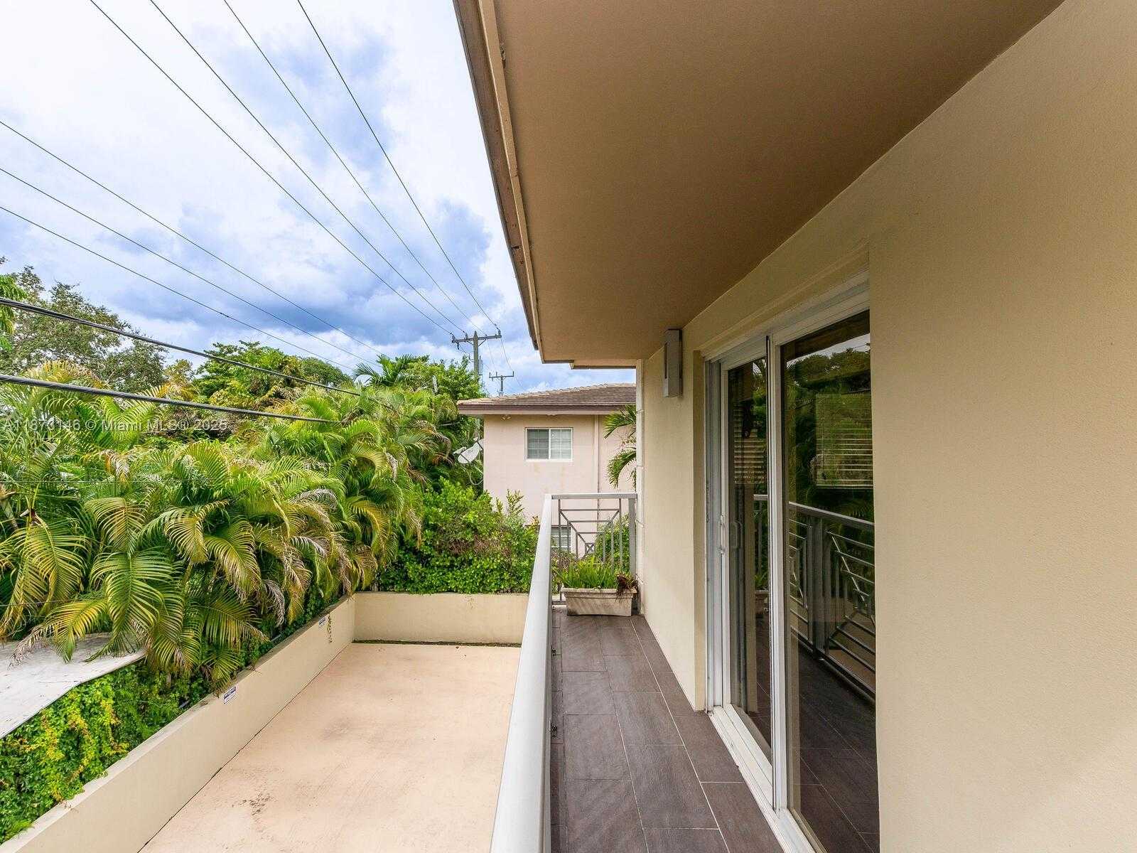 Small Image of 1310 SALZEDO ST #1310, Coral Gables Number 27