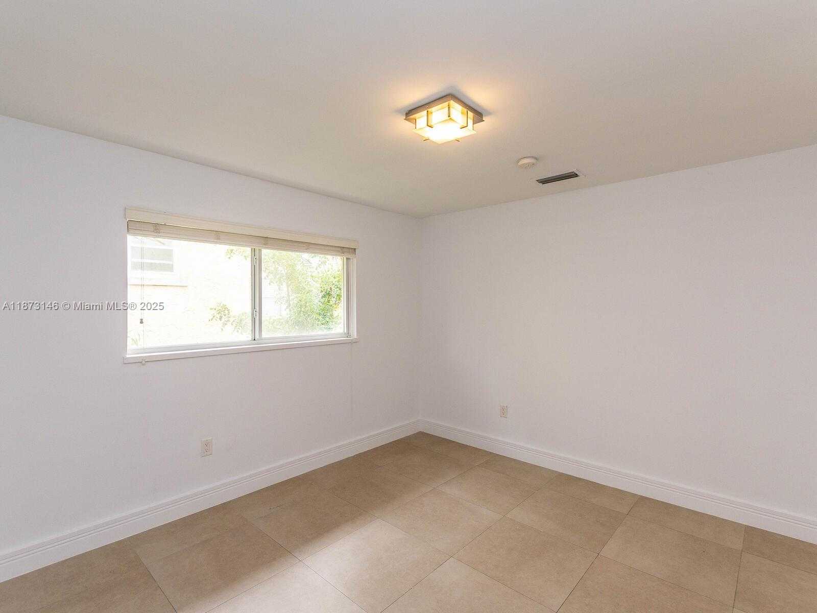 Small Image of 1310 SALZEDO ST #1310, Coral Gables Number 35