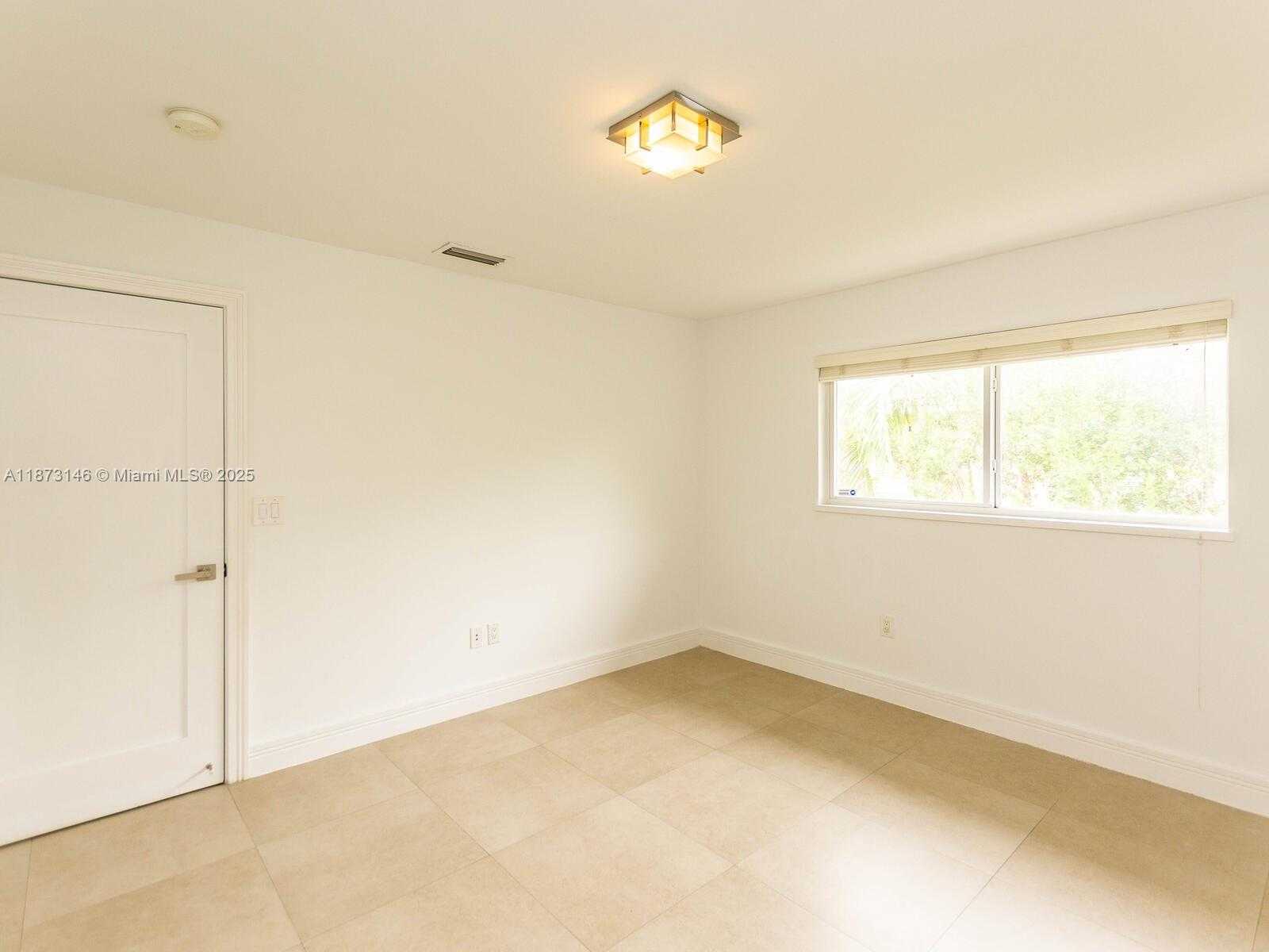 Small Image of 1310 SALZEDO ST #1310, Coral Gables Number 40