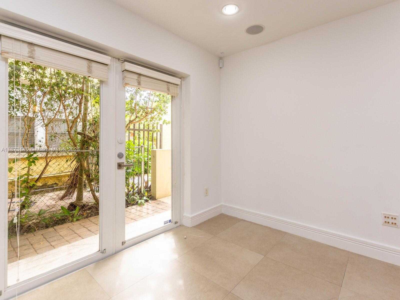 Small Image of 1310 SALZEDO ST #1310, Coral Gables Number 43