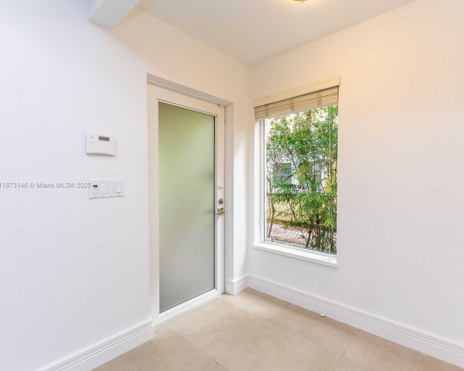 Small Image of 1310 SALZEDO ST #1310, Coral Gables Number 5
