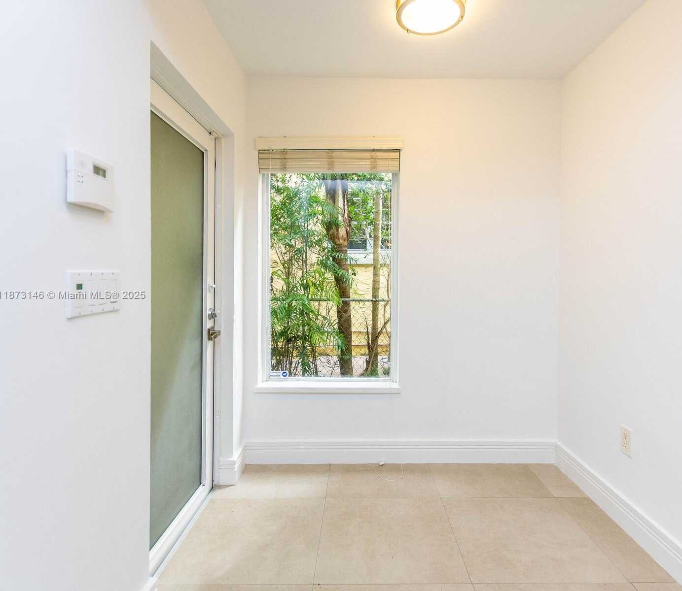 Small Image of 1310 SALZEDO ST #1310, Coral Gables Number 6