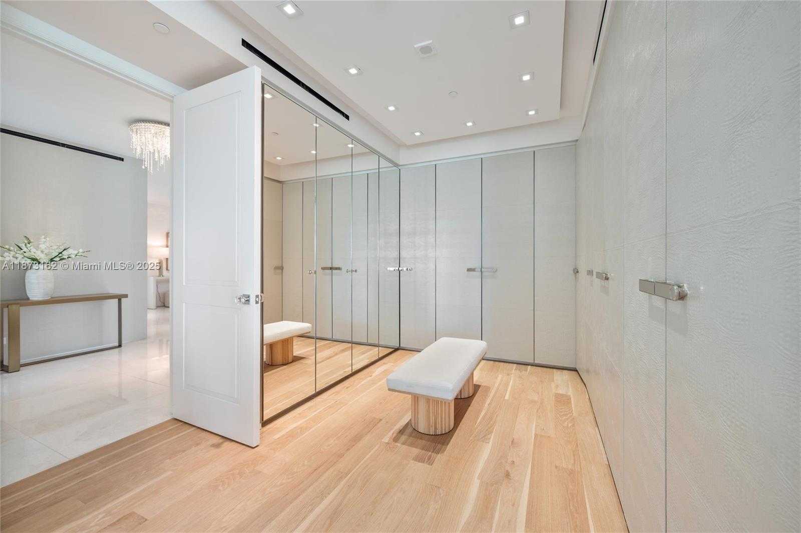 Small Image of 7921 FISHER ISLAND DR #7921, Miami Beach Number 28