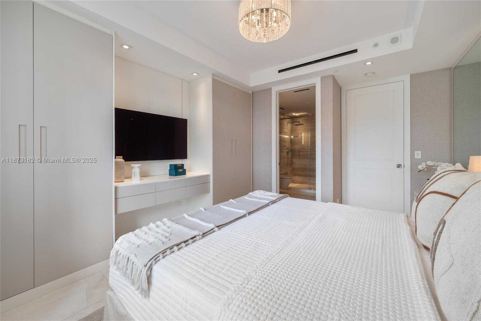 Small Image of 7921 FISHER ISLAND DR #7921, Miami Beach Number 38
