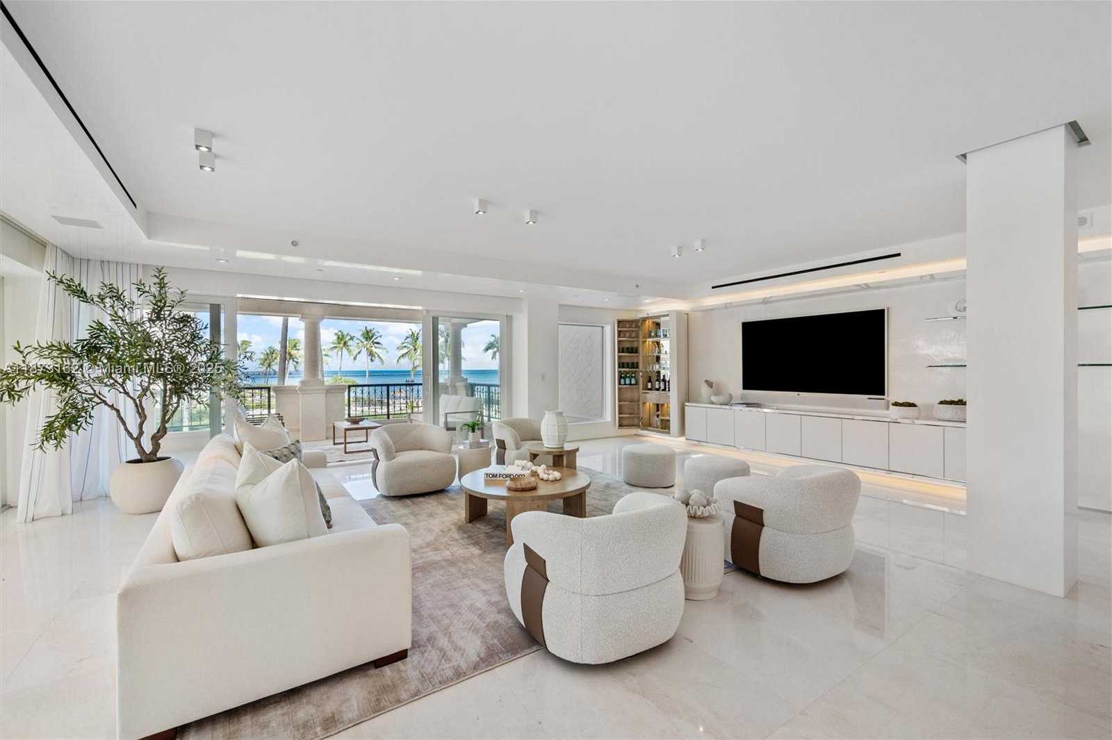 Small Image of 7921 FISHER ISLAND DR #7921, Miami Beach Number 4