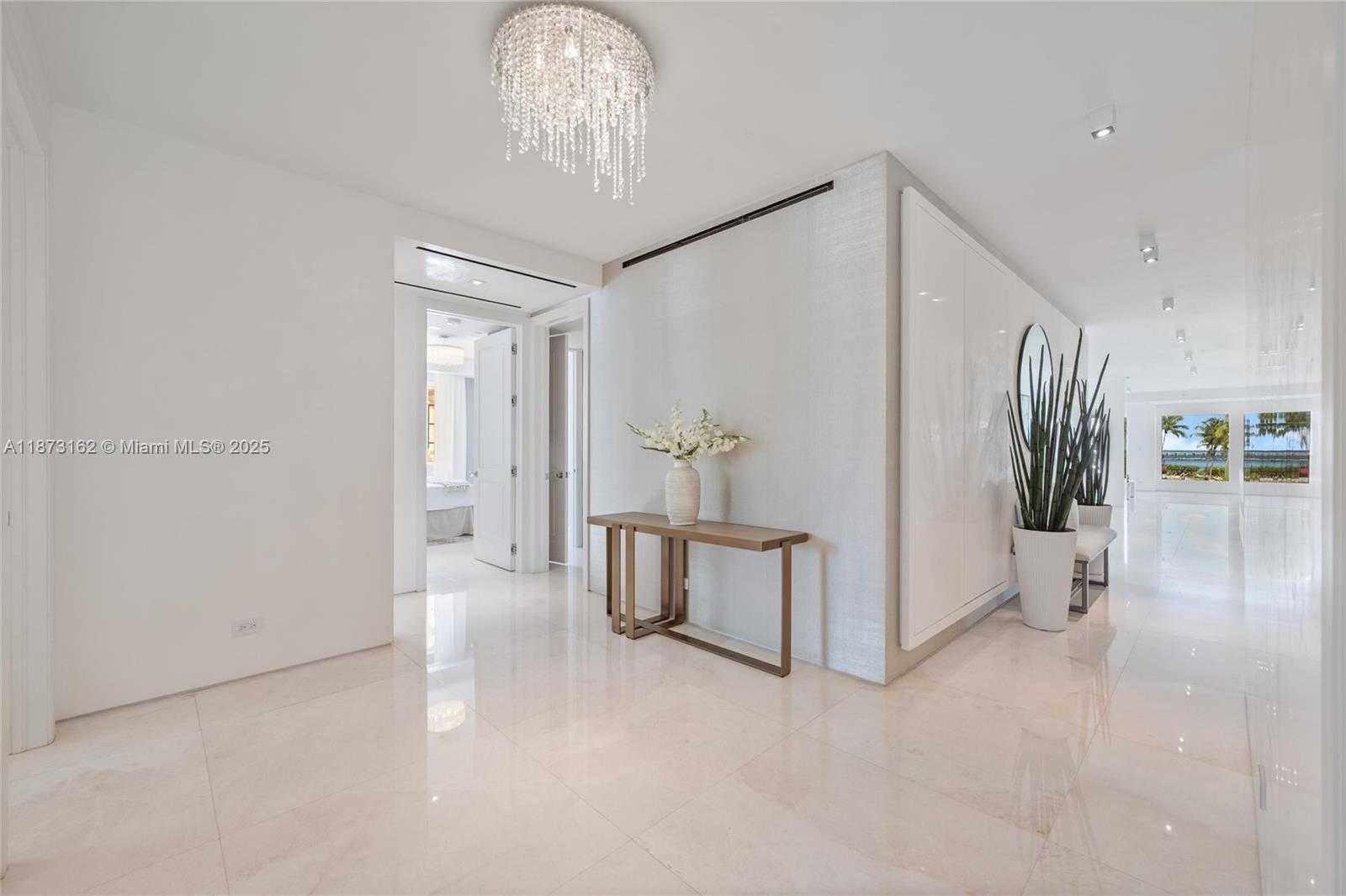 Small Image of 7921 FISHER ISLAND DR #7921, Miami Beach Number 43