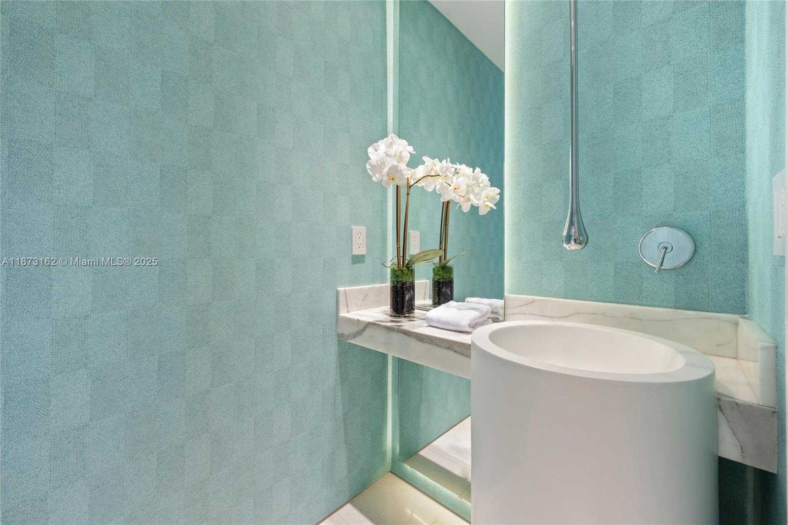 Small Image of 7921 FISHER ISLAND DR #7921, Miami Beach Number 45