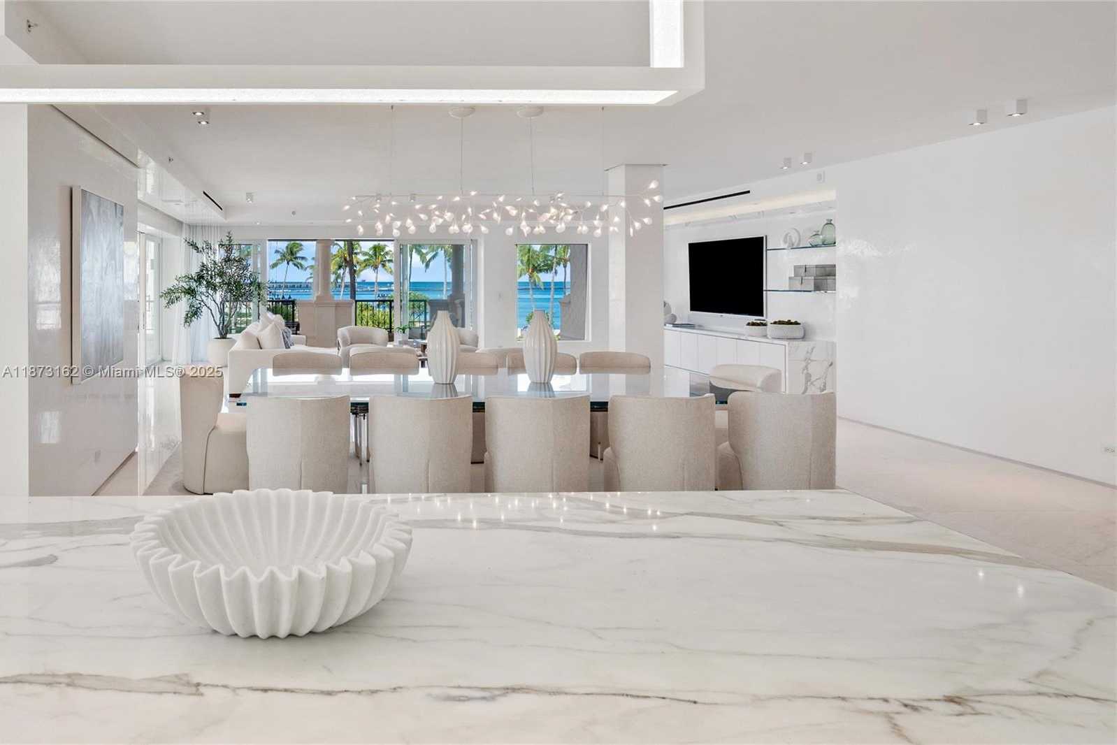Small Image of 7921 FISHER ISLAND DR #7921, Miami Beach Number 6