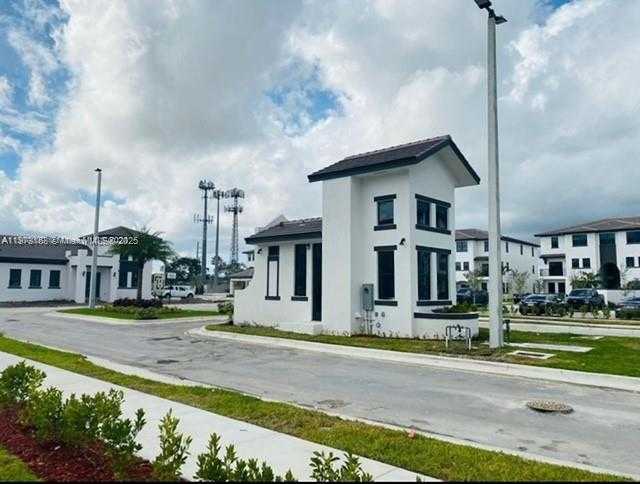 Small Image of 15650 SOUTH WEST 136TH ST #110, Miami Number 3