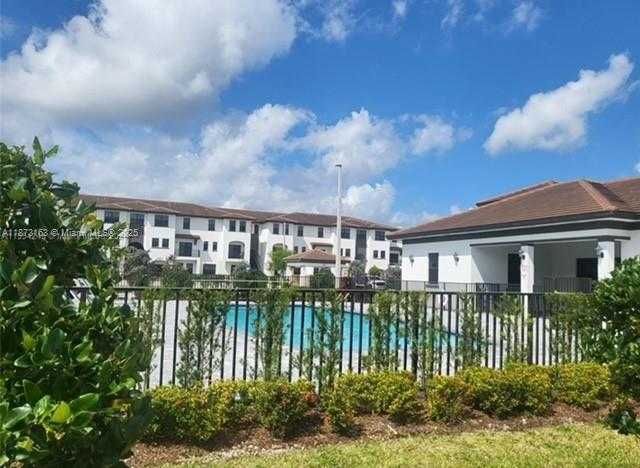 Small Image of 15650 SOUTH WEST 136TH ST #110, Miami Number 4