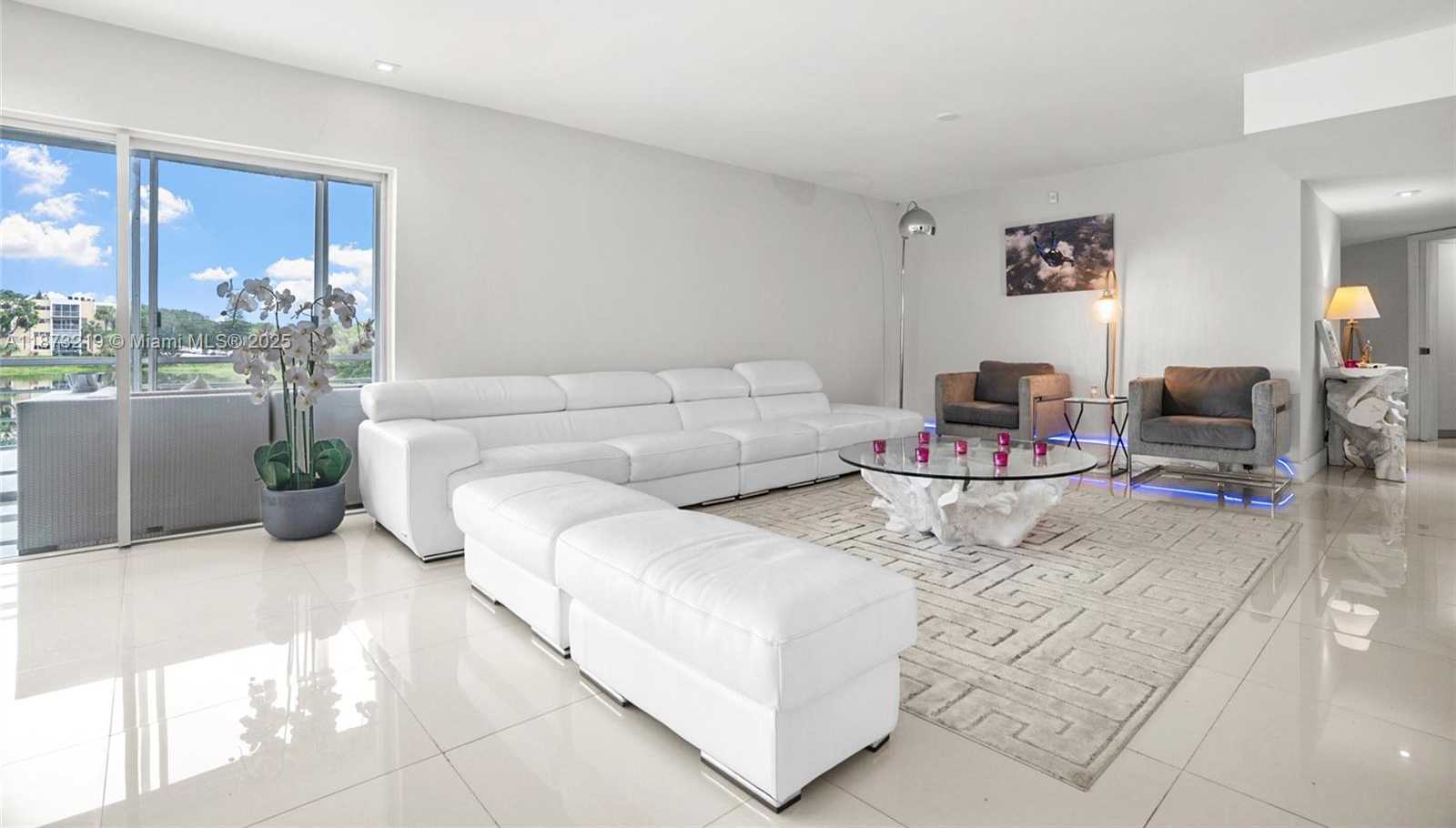 Small Image of 879 NORTH EAST 195TH ST #228, Miami Number 13