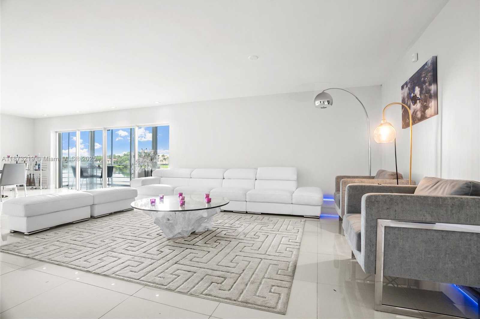 Small Image of 879 NORTH EAST 195TH ST #228, Miami Number 14