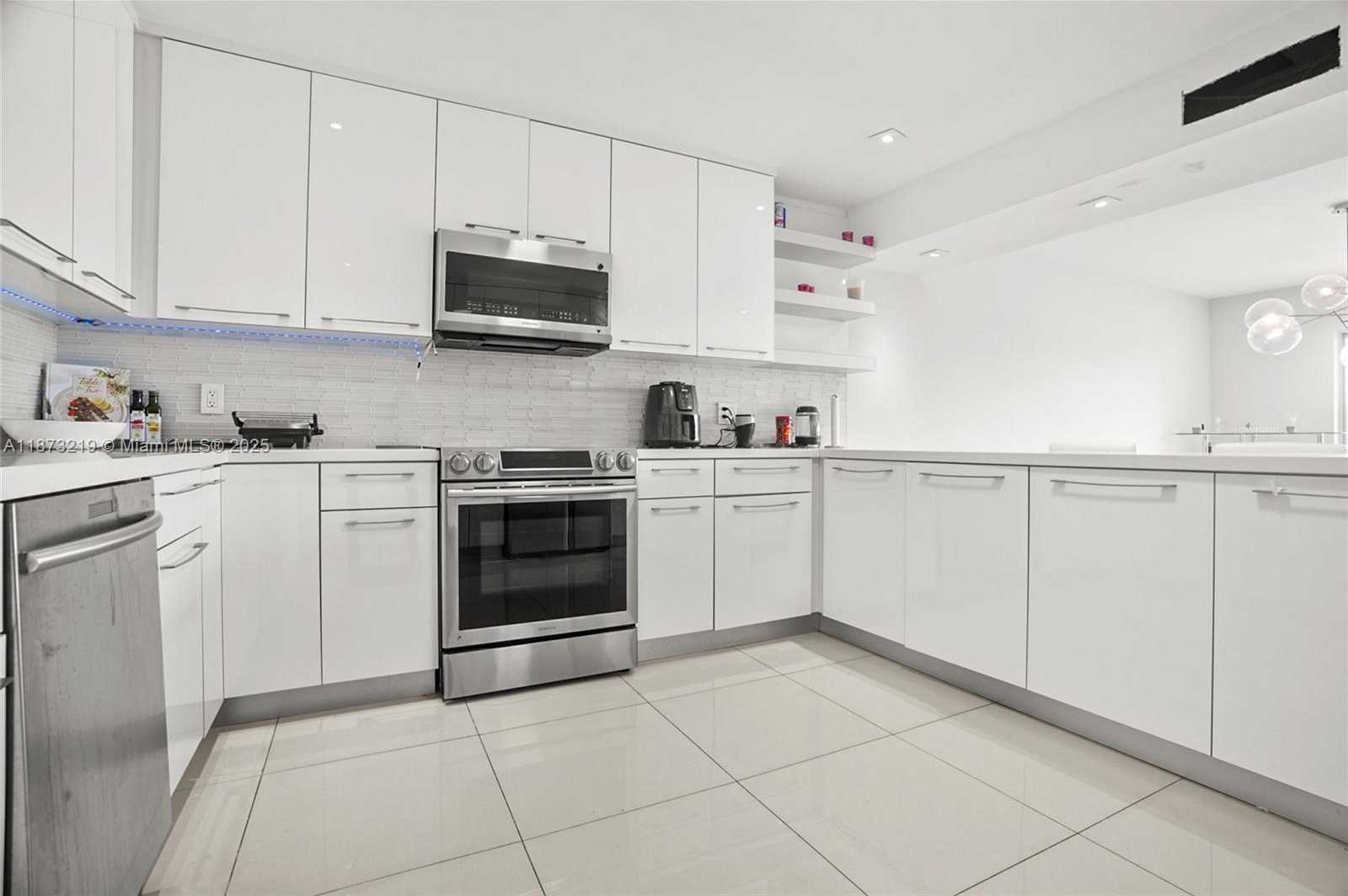 Small Image of 879 NORTH EAST 195TH ST #228, Miami Number 22