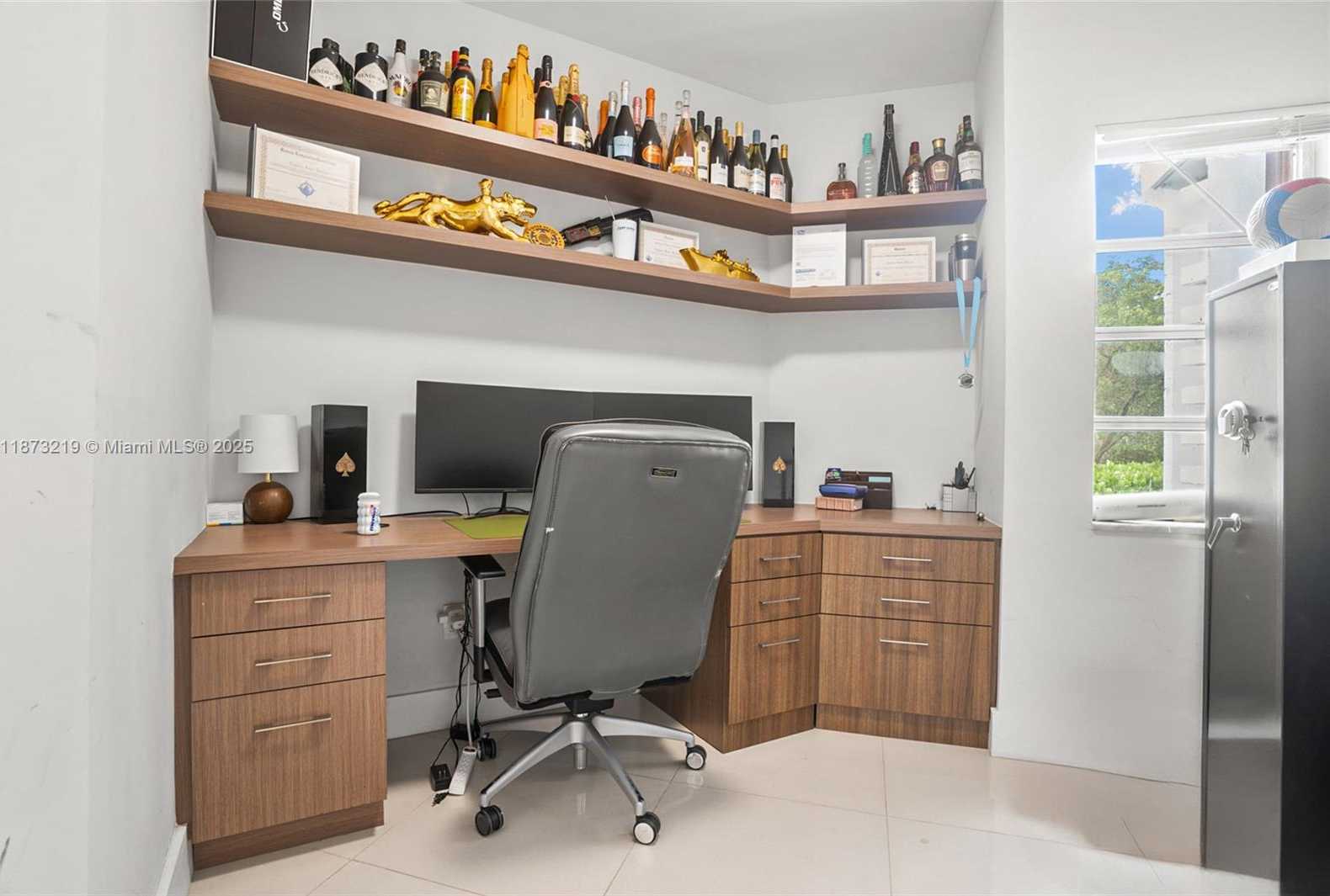 Small Image of 879 NORTH EAST 195TH ST #228, Miami Number 23