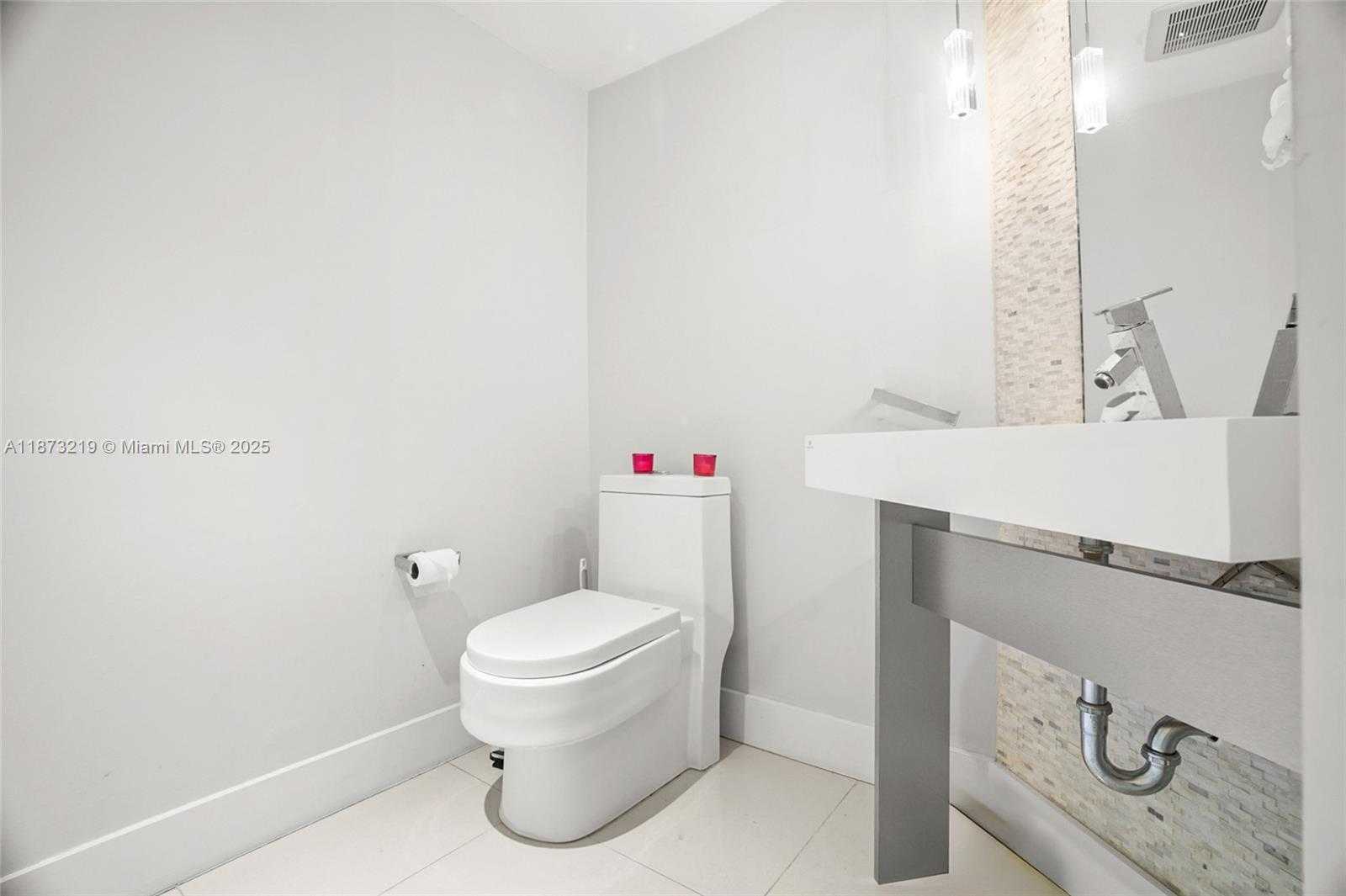 Small Image of 879 NORTH EAST 195TH ST #228, Miami Number 25