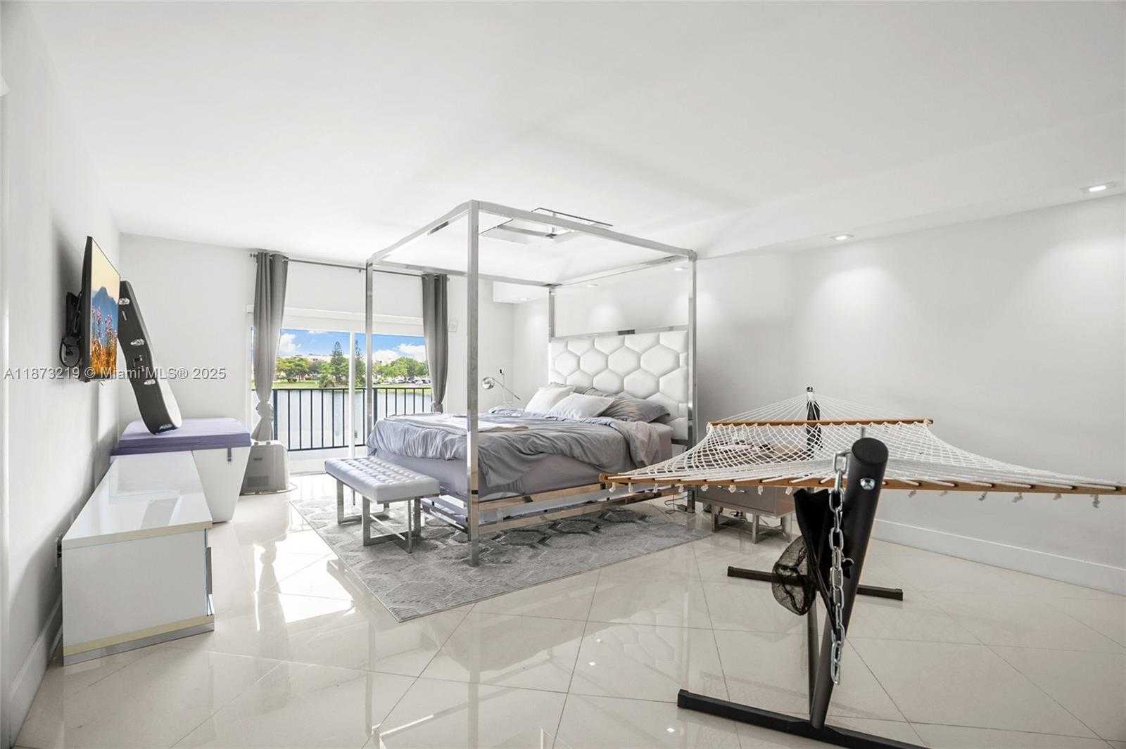 Small Image of 879 NORTH EAST 195TH ST #228, Miami Number 30