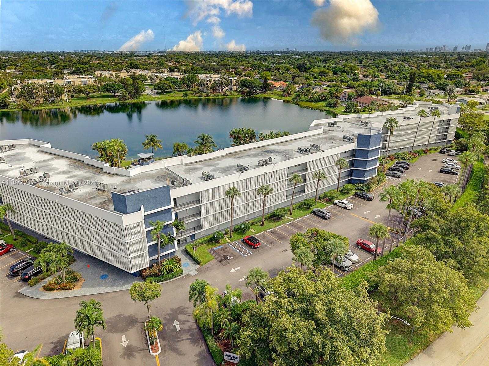 Small Image of 879 NORTH EAST 195TH ST #228, Miami Number 39