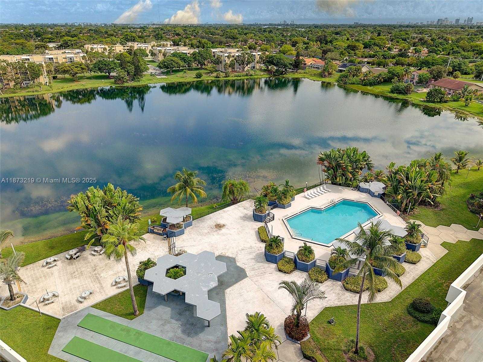 Small Image of 879 NORTH EAST 195TH ST #228, Miami Number 44