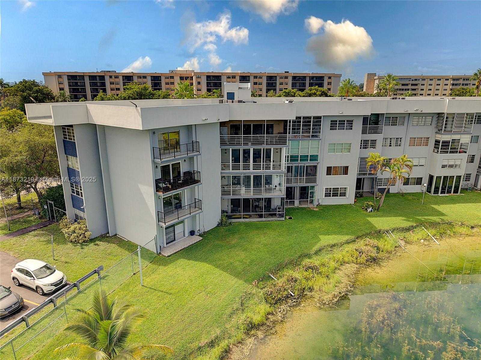 Small Image of 879 NORTH EAST 195TH ST #228, Miami Number 49